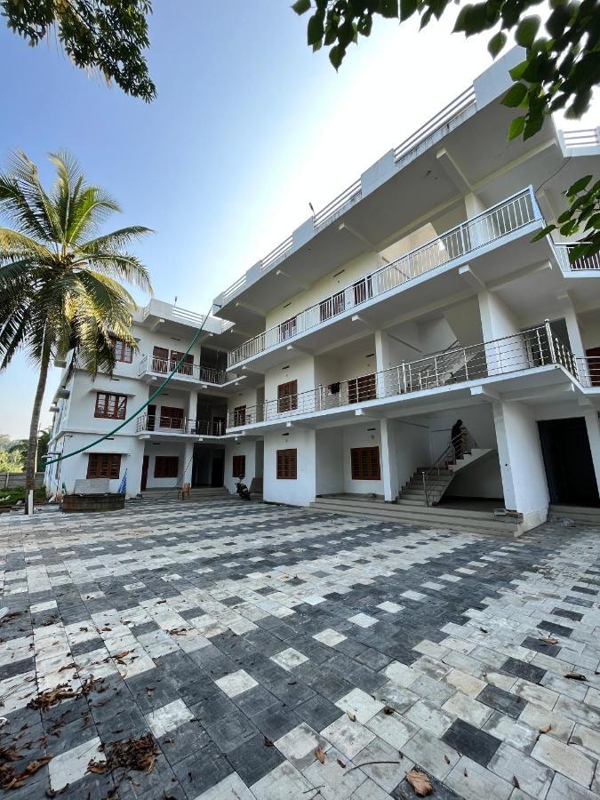 Wayanad Biriyomz Residency, Kalpatta, Low Cost Rooms And Deluxe Apartment Exterior photo