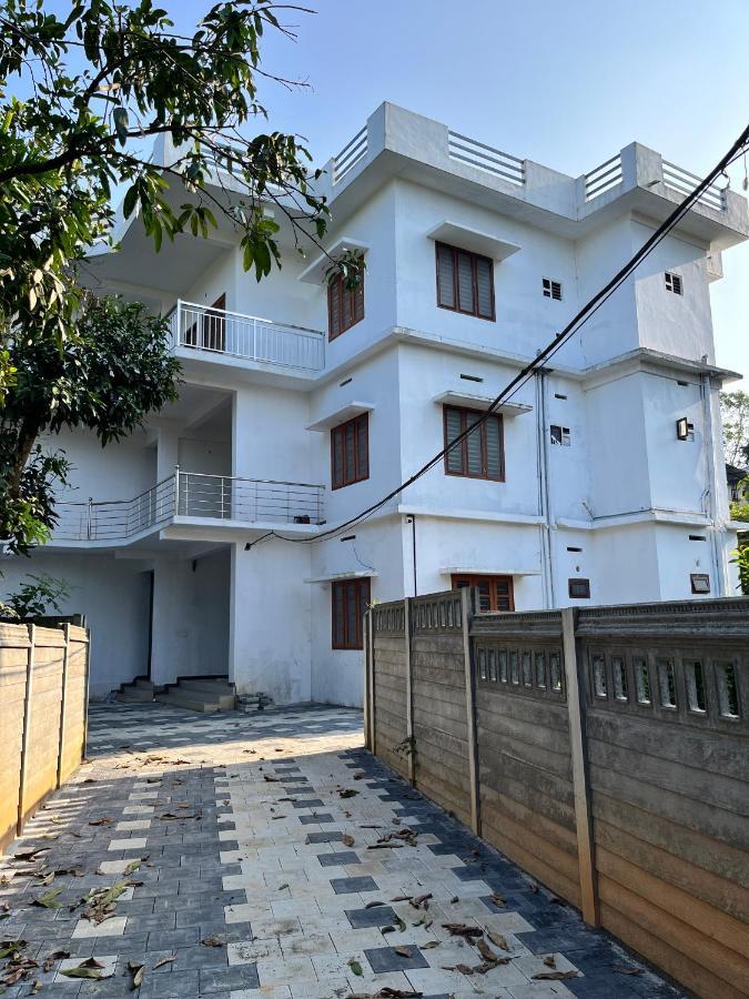 Wayanad Biriyomz Residency, Kalpatta, Low Cost Rooms And Deluxe Apartment Exterior photo