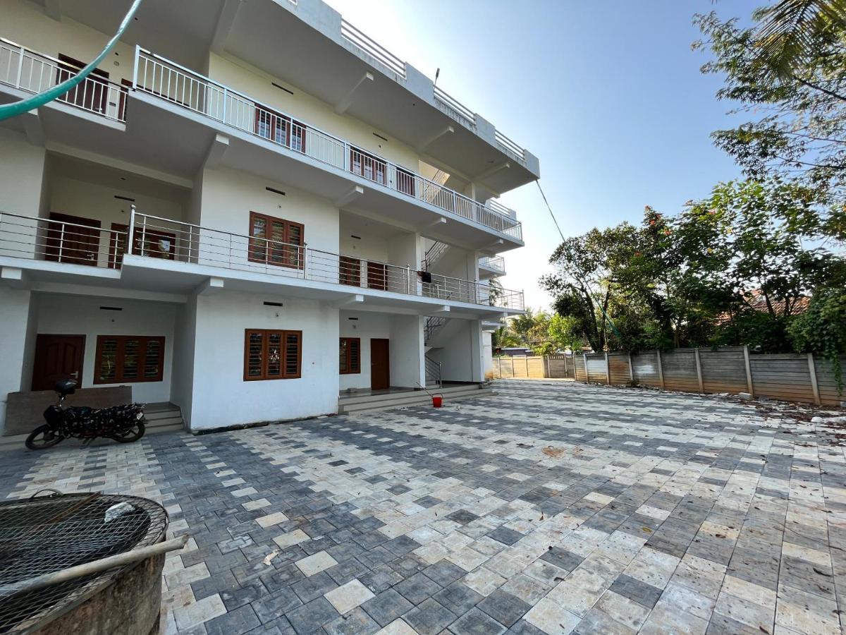 Wayanad Biriyomz Residency, Kalpatta, Low Cost Rooms And Deluxe Apartment Exterior photo